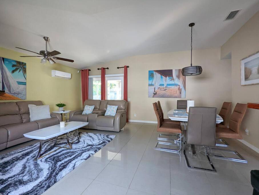 3Bed & 2Bath Property Couple Minutes From Siesta Key Beach & Downtown Sarasota Ngoại thất bức ảnh