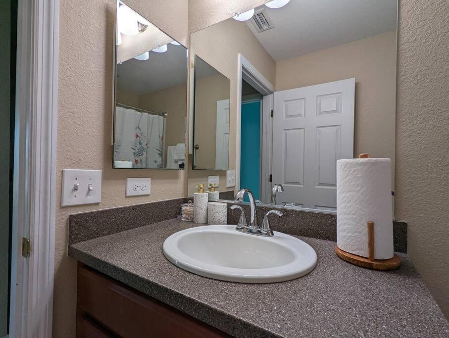 3Bed & 2Bath Property Couple Minutes From Siesta Key Beach & Downtown Sarasota Ngoại thất bức ảnh